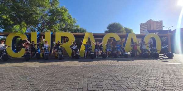 E-scooter tour - wij verkennen Willemstad tijdens een 2 uur durende tour. 